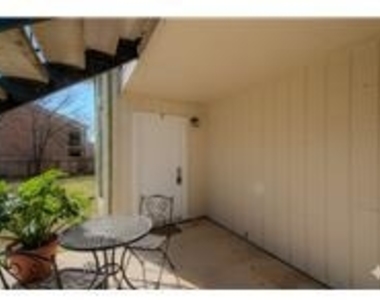 100 Uhland Rd - Photo Thumbnail 17