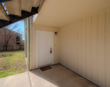 100 Uhland Rd - Photo Thumbnail 19