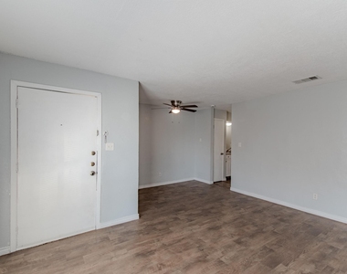 100 Uhland Rd - Photo Thumbnail 3