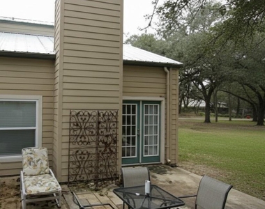 19 Marina Cir - Photo Thumbnail 6