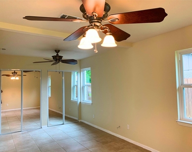 4905 Richmond Ave - Photo Thumbnail 7
