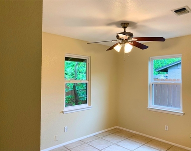 4905 Richmond Ave - Photo Thumbnail 9