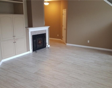 2100 Pipers Field Dr - Photo Thumbnail 3