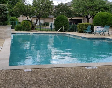 2100 Pipers Field Dr - Photo Thumbnail 23