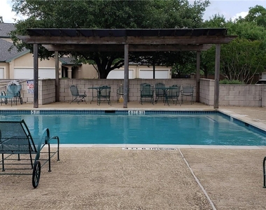 2100 Pipers Field Dr - Photo Thumbnail 21