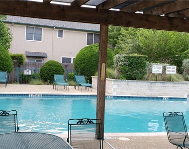 2100 Pipers Field Dr - Photo Thumbnail 20