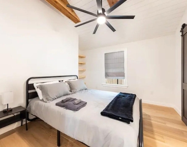 2319 Santa Rita St - Photo Thumbnail 10