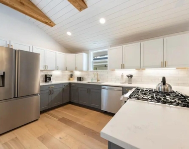 2319 Santa Rita St - Photo Thumbnail 5