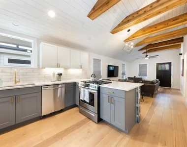 2319 Santa Rita St - Photo Thumbnail 1