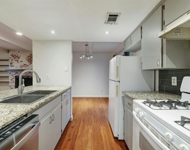 1302 E Saint Johns Ave - Photo Thumbnail 9