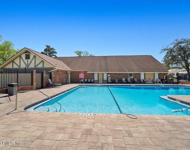 8140 Sutton Place - Photo Thumbnail 37