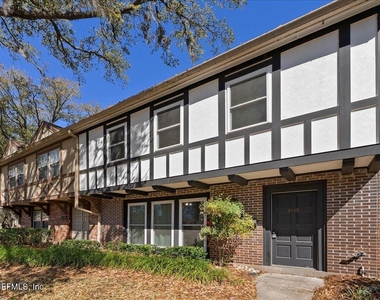 8140 Sutton Place - Photo Thumbnail 22