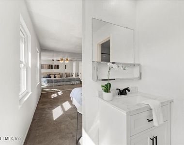 8140 Sutton Place - Photo Thumbnail 15