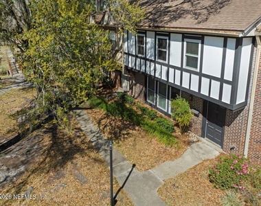8140 Sutton Place - Photo Thumbnail 24