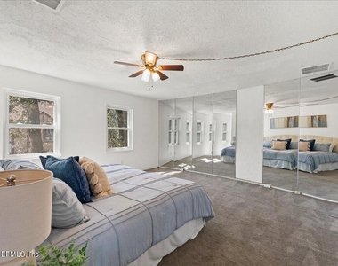 8140 Sutton Place - Photo Thumbnail 13