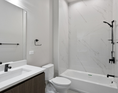 2505 W Farragut Avenue - Photo Thumbnail 2