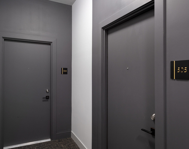 2505 W Farragut Avenue - Photo Thumbnail 1