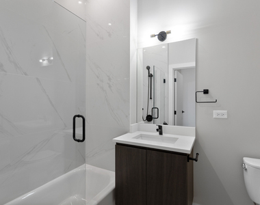 2505 W Farragut Avenue - Photo Thumbnail 15