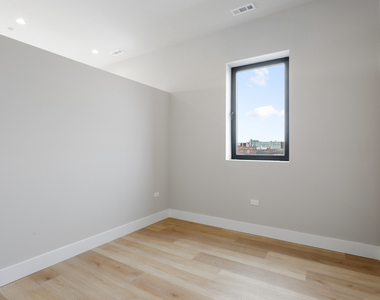 2505 W Farragut Avenue - Photo Thumbnail 24