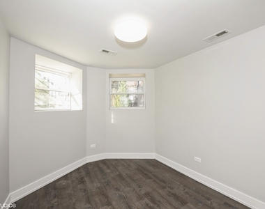 5021 S Indiana Avenue - Photo Thumbnail 4