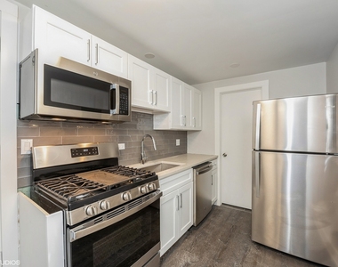 5021 S Indiana Avenue - Photo Thumbnail 3