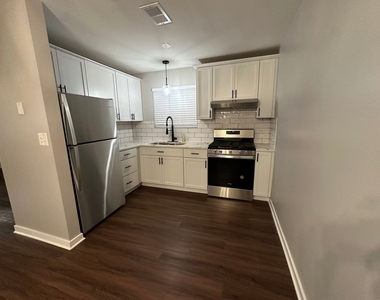 6457 S Kenwood Avenue - Photo Thumbnail 1