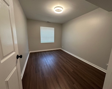 6457 S Kenwood Avenue - Photo Thumbnail 7