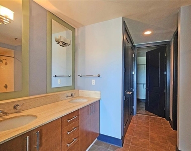 4561 Olde Perimeter Way Ne - Photo Thumbnail 16