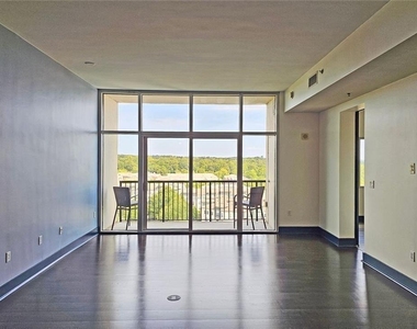 4561 Olde Perimeter Way Ne - Photo Thumbnail 9