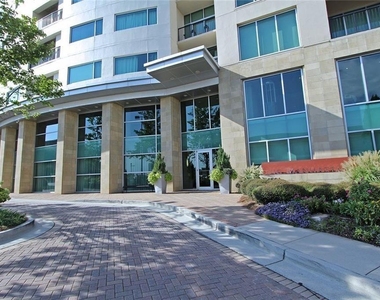 4561 Olde Perimeter Way Ne - Photo Thumbnail 1