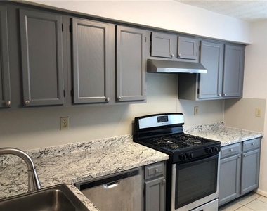 9456 Cypress Lane - Photo Thumbnail 7