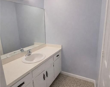 1637 Roman Point Drive - Photo Thumbnail 5