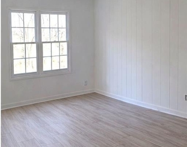 1637 Roman Point Drive - Photo Thumbnail 7