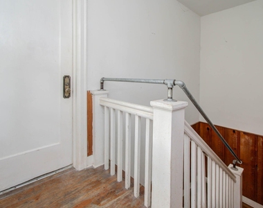 1428 Wentworth Street - Photo Thumbnail 10