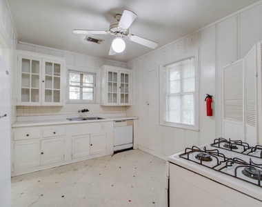 1428 Wentworth Street - Photo Thumbnail 5