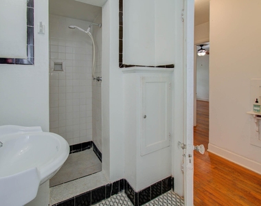 1428 Wentworth Street - Photo Thumbnail 16