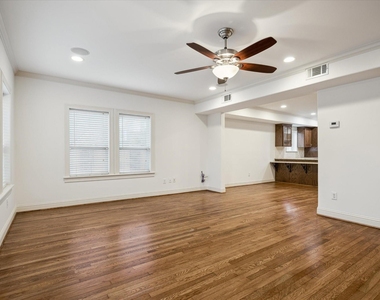 1909 W Lamar Street - Photo Thumbnail 9