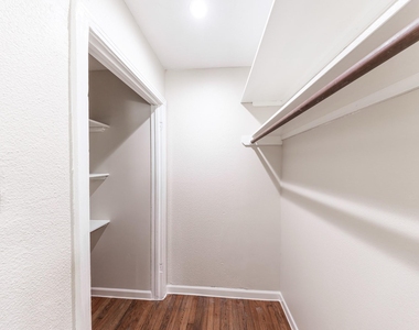4710 Glenmont Street - Photo Thumbnail 16