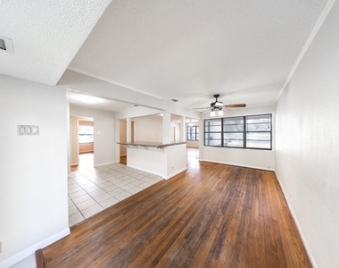 4710 Glenmont Street - Photo Thumbnail 7