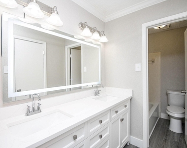 15807 Los Altos Drive - Photo Thumbnail 14