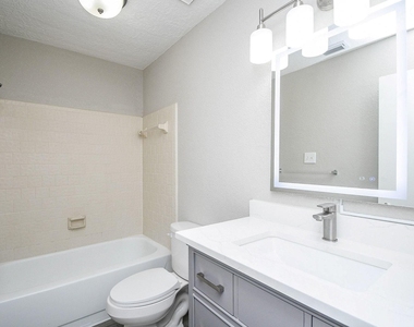 15807 Los Altos Drive - Photo Thumbnail 12