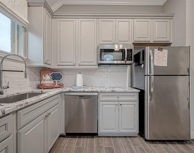 29514 Highland Manor Court - Photo Thumbnail 7