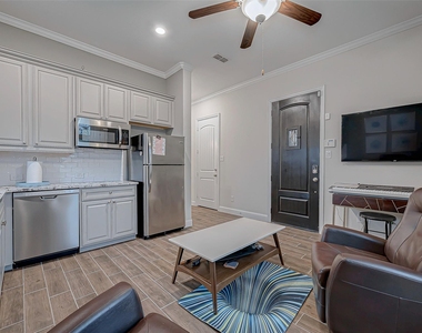 29514 Highland Manor Court - Photo Thumbnail 5