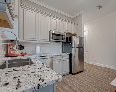 29514 Highland Manor Court - Photo Thumbnail 8