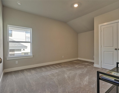 1716 Encino Boulevard - Photo Thumbnail 40