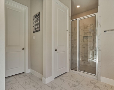 1716 Encino Boulevard - Photo Thumbnail 27
