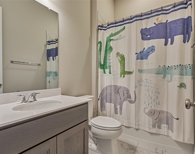 1716 Encino Boulevard - Photo Thumbnail 33