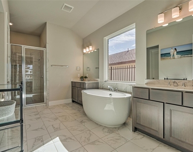 1716 Encino Boulevard - Photo Thumbnail 25
