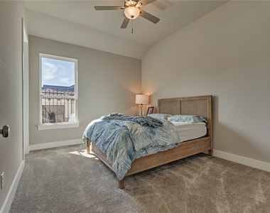 1716 Encino Boulevard - Photo Thumbnail 30