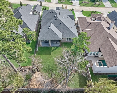 1716 Encino Boulevard - Photo Thumbnail 45